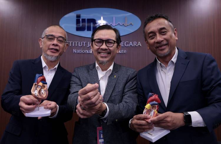 IJN Cetak Sejarah Tanamkan Pacu Jantung Tanpa Kabel Pertama di Dunia
