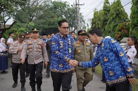 Ini Pesan Rico Waas Terhadap Pelajar SMP Negeri 5 Medan