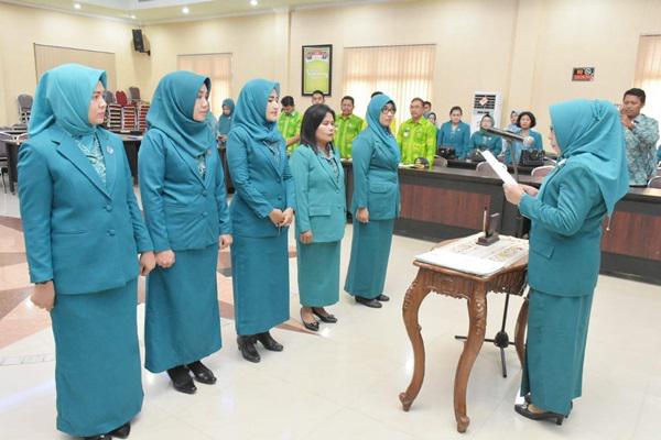 Marliah Soekirman Lantik Ketua TP PKK 5 Kecamatan di Sergai