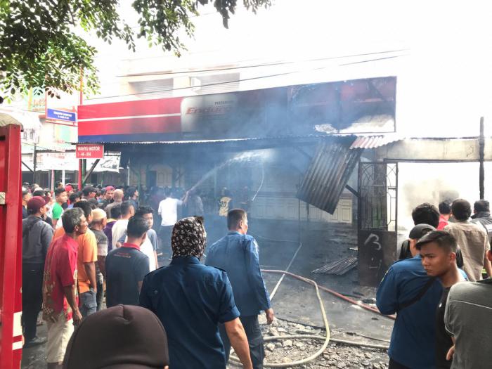 Api Membakar Bengkel Motor Wahyu di Marelan 