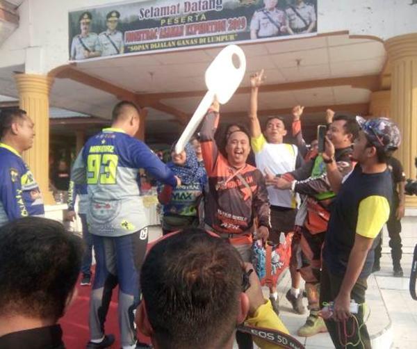 Wakapoldasu Brigjen Pol Mardiaz Kusin Dwihananto, Serahkan Hadiah Mobil Pada Raider Wanita