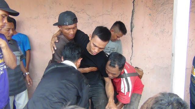 Dua Pekerja Jatuh Tersengta Listrik, Saat Menggantikan Kabel 