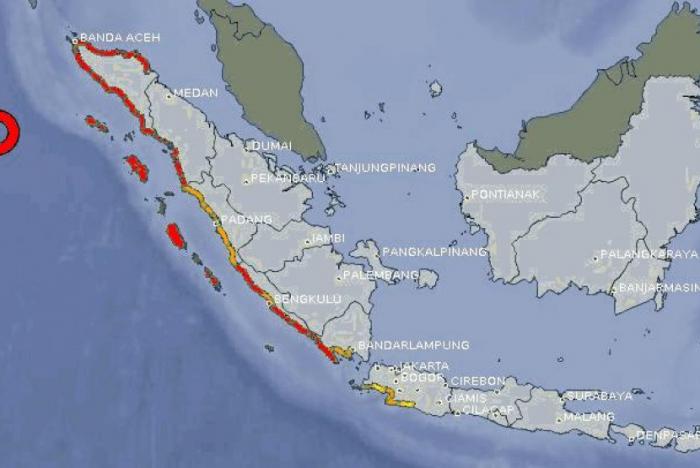 BPBD Aceh Kerahkan Alat Berat Membersihkan Tumpukan Pasir