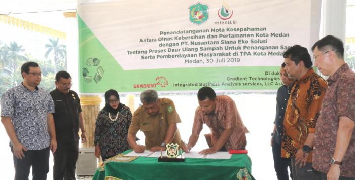 DKP & PT NSESOLUSI Tandatangani Nota Kesepahaman Proses Daur Ulang Sampah