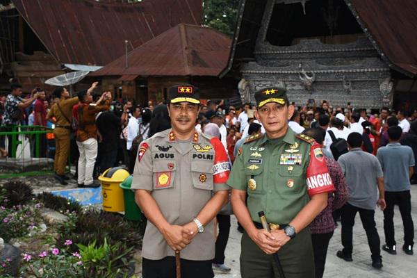 Dipimpin Pangdam I/BB, Prajurit TNI Terus Kawal Kunker Presiden di Pulau Samosir 