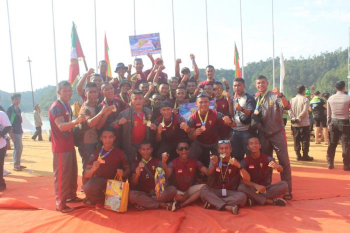  Tim Yonif 133 Juara I Lomba Dayung  Kampar Internaisoal