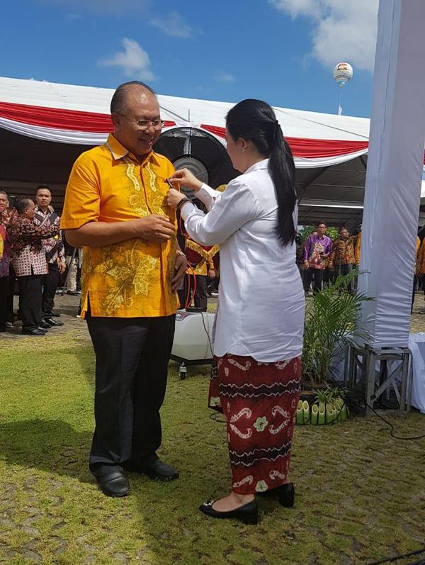 Bupati Sergai Raih Penghargaan Satyalancana dari Presiden RI