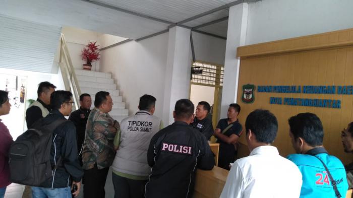 Cari Tersangka Baru,  Polisi Kembali Geledah Kantor BPKAD Siantar