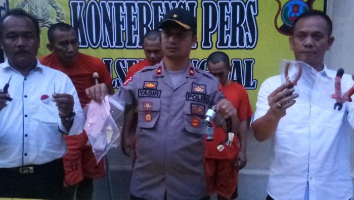 Mencuri Mobil, Dilumpuhkan dengan Timah Panas