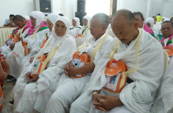 Meski Hanya Bertiga, Pelepasan Jamaah Calon Haji Tobasa Tetap Berlangsung Meriah