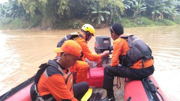 Bocah Hanyut Saat Bermain Bersama Teman - Temannya di Sungai Sunggal