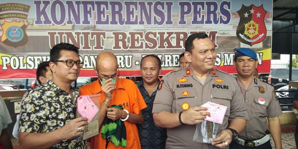 Simpan 90,10 Gram Ganja Kering, Bule Asal Jerman 'Nyangkut' di Polsek Medan Baru