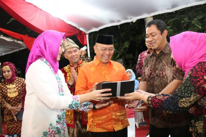 Ribuan Warga Semarang & Wali Kota Peserta APEKSI Lantunkan  Lagu Selamat Ulang Tahun Untuk Eldin