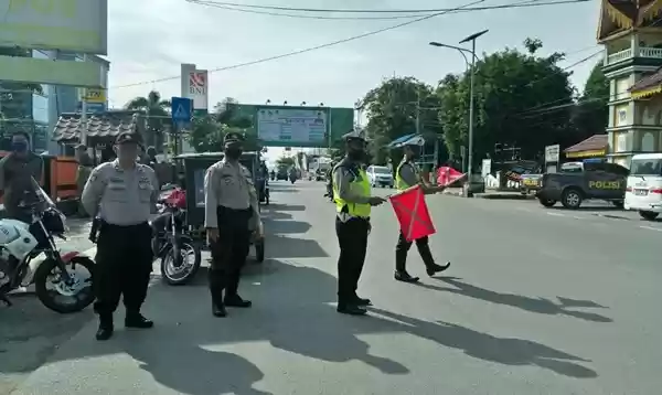 Polres Tebingtinggi Monitoring Penyaluran BST Tahap 3  