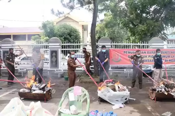 Kejari Medan Musnahkan Barang Bukti Senilai Rp2 Miliar Lebih