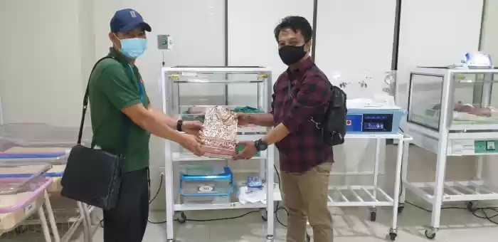 Bayi Kembar Personil Polda Sumut Diberi Hadiah oleh Kabaharkam Polri