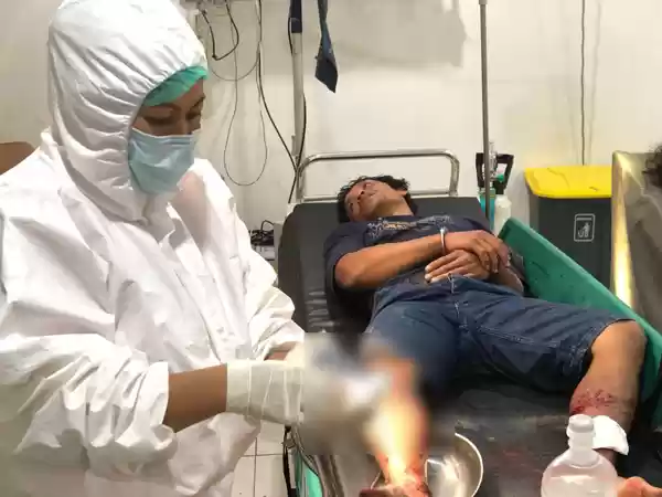 Layangkan Sajam Ke Polisi, Polisi Layangkan Peluru Ke Pelaku Narkoba
