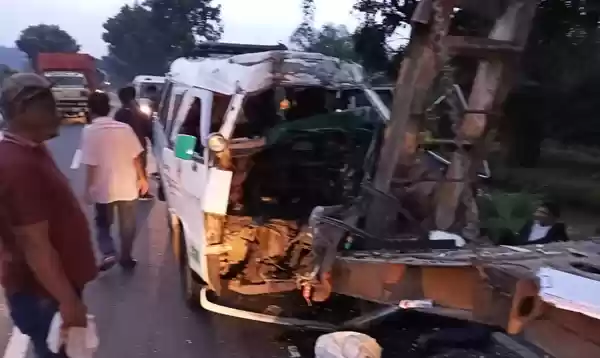 Tabrak Truk Mogok, Sopir Bintang Tapanuli Tewas