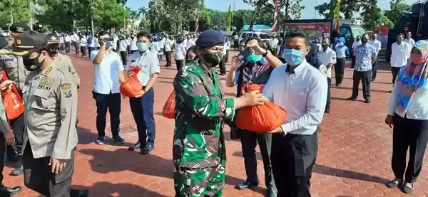 29 Tahun Pengabdian , Alumni Akpol 1991 Bagikan Sembako ke Warga Sumut Terdampak Covid-19