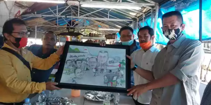 Wartawan Warkop Jurnalis Medan, Berikan Karikatur Pada Mardiaz