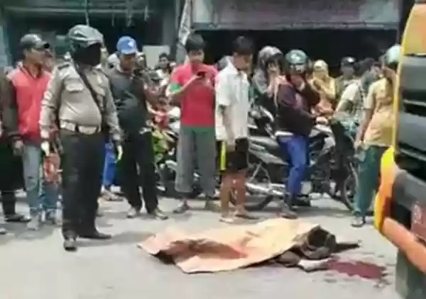 Pengendara Septor Tewas di Lindas Truk Tangki