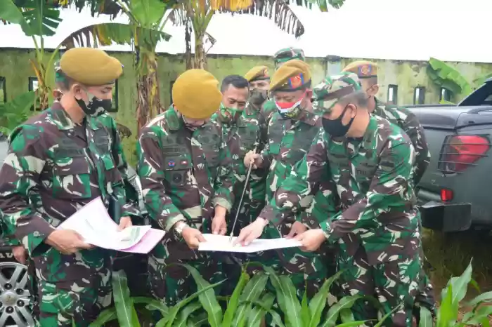 Tinjau Lahan Pembangunan Resimen Arhanud 