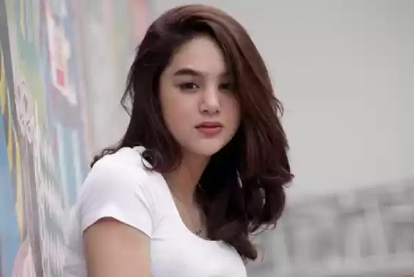 Hana Hanifah Memiliki Selera Fashion, Cantik Kan