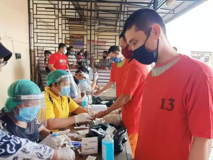 Dua Puluh Tahanan Polres Tebing Tinggi Jalani  Rapid Test