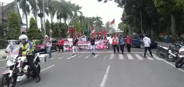 Omnibus Law Dinilai Tak Berpihak Kepada Masyarakat, Mahasiswa Siantar Aksi Ke Jalan