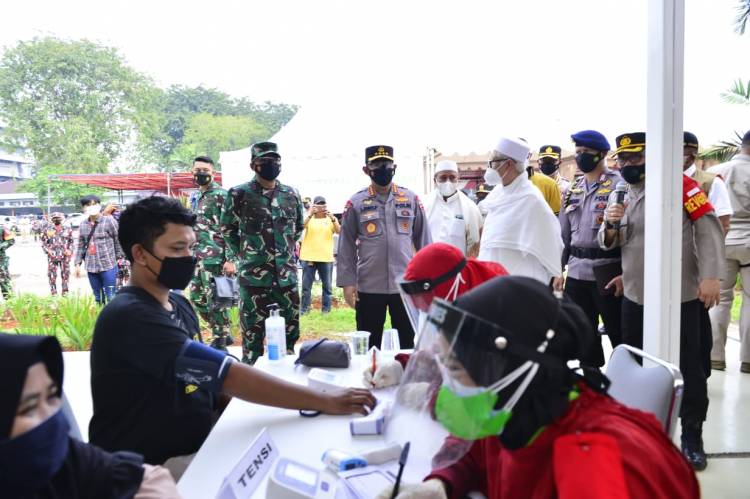 Ditarget 4.500 Orang, TNI-Polri Gelar Vaksinasi Massal Bareng Rabithah Alawiyah di Cibis Park