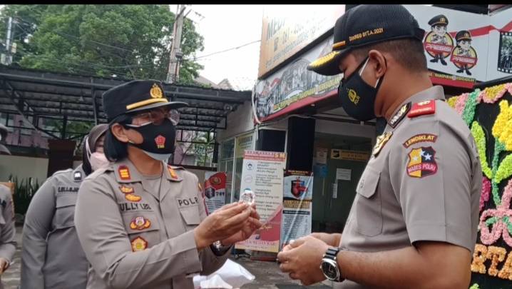 Personel Polsek Medan Baru Gelar Perpisahan Kapolsek Kompol Aris Wibowo SIK MH