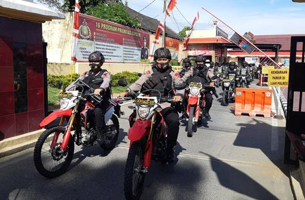 Ciptakan Sitkamtibmas Aman dan Kondusif di Labuhanbatu, TNI POLRI Gelar Patroli Skala Besar