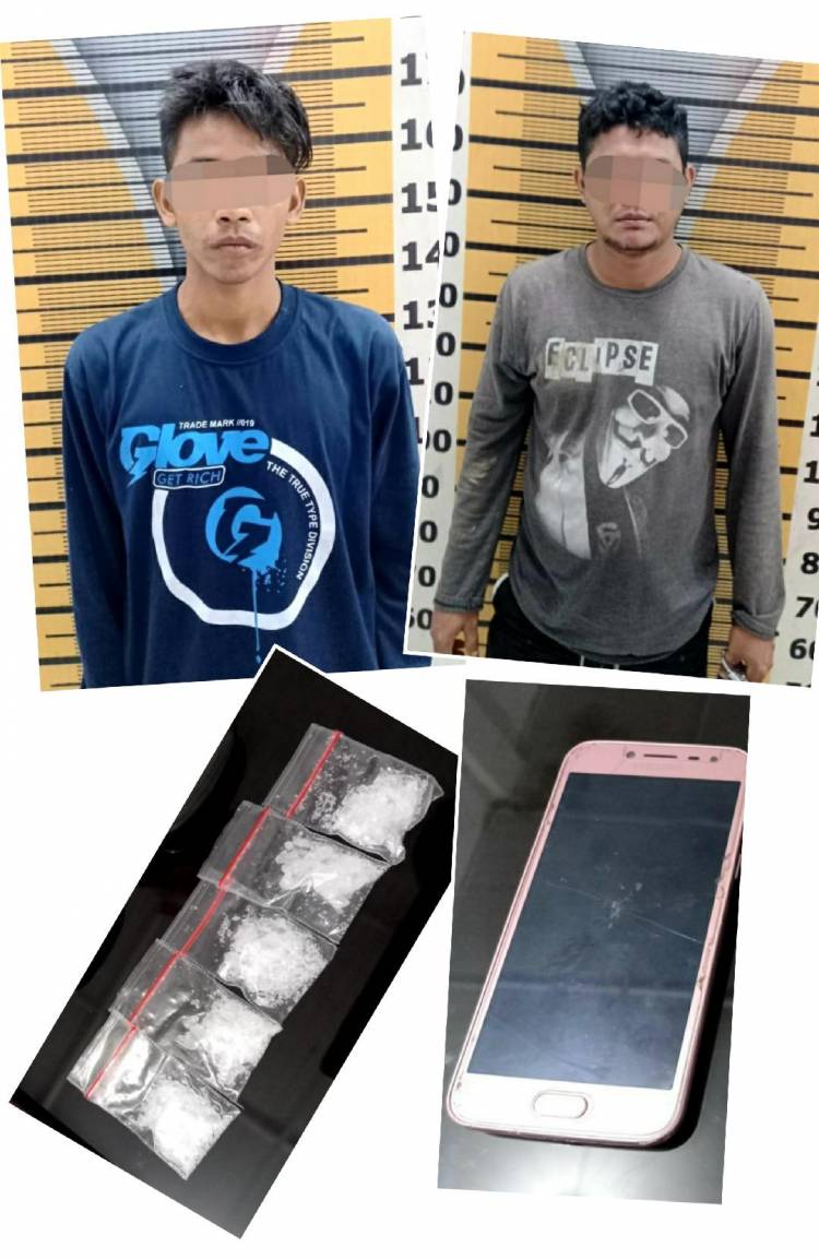 Panik Lihat Polisi Datang,  Abang Adik Berondok Di Kamar Mandi Dan Dapur