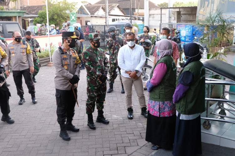 Forkopimda Jatim Cek Tempat Isoter dan 3T di Posko PPKM Sidoarjo*