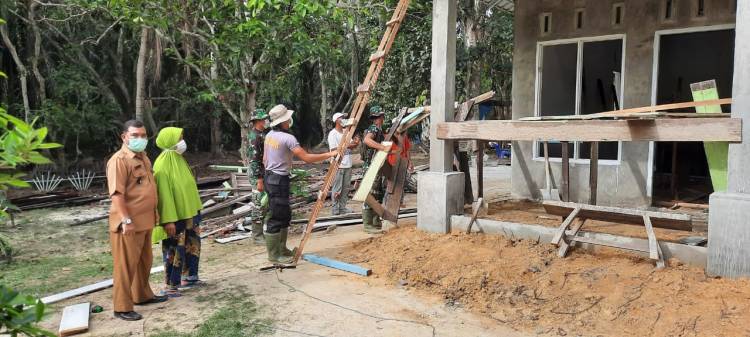 Bedah rumah program TMMD, Penghulu Bagan Sinembah Jaya sambangi rumah Halimah