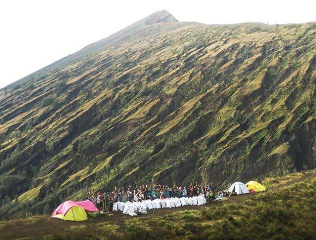 Viral, Sampah Seberat 1,6 Ton di Turunkan dari Gunung Rinjani