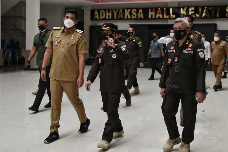 Tinjau Vaksinasi Massal di Kejatisu, Wali Kota Medan Apresiasi dan Berharap Herd Immunity akan Semakin Tercapai