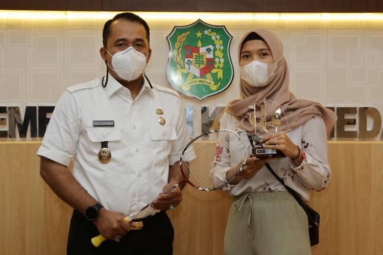 Raih Juara Bulu Tangkis di Spanyol, Yufira Bertemu Wakil Wali Kota Medan