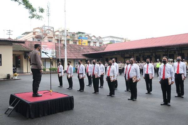 Berhasil Ungkap Kasus Pembunuhan, 20 Personil Sat Reskrim Terima Penghargaan