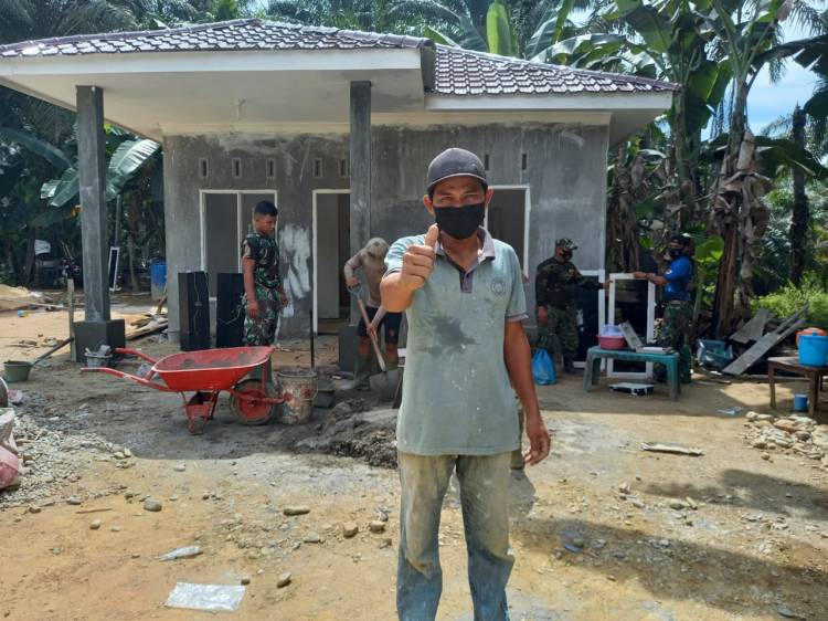 Warga apresiasi bedah rumah Bu Dede program TMMD ke-111 Kodim 0321/Rohil