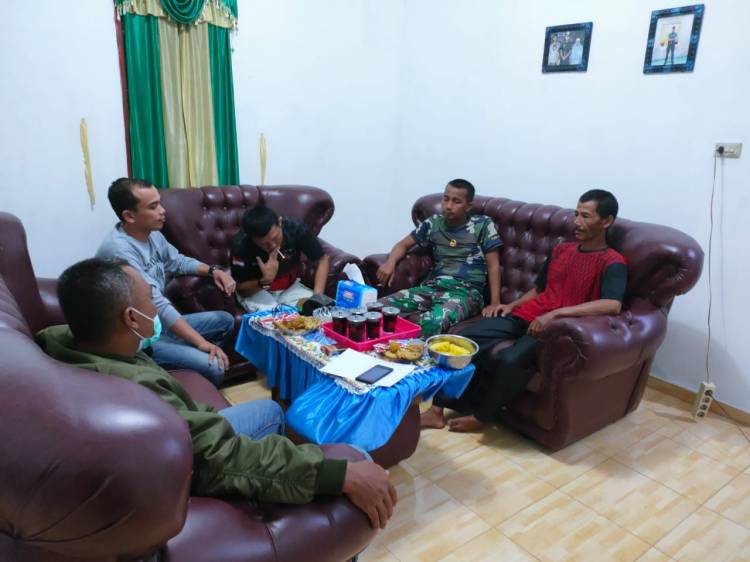 Dan SSK TMMD, sisihkan waktu luang sambangi rumah warga