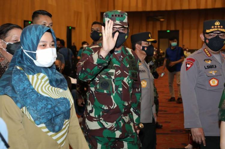 Panglima TNI : TNI Kerahkan Nakes Bantu Percepatan Vaksinasi di DKI Jakarta