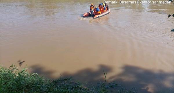 Bocah 12 Tahun Hanyut Terbawa Arus Sungai Belawan Saat Mandi-mandi