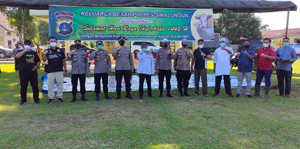 Polres Simalungun Sembelih 10 Ekor Hewan Qurban