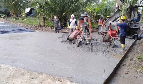 Menuju Rampung, Pengecoran Jalan TMMD Kodim 0204/DS Kian Dikebut
