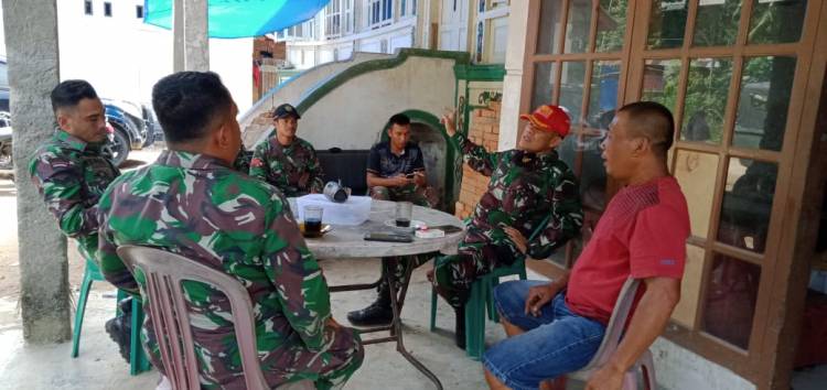 Danramil 02 Pangkalan Kodim 0306/50 Kota Intensifkan Komsos Di Lokasi TMMD