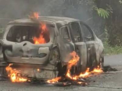Melintas Jalan Provinsi, Mobil Inova Ludes Terbakar