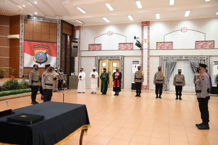 Kapoldasu Pimpin Sertijab Kapolres Simalungun dan 3 Kapolres Sejejaran Sumut