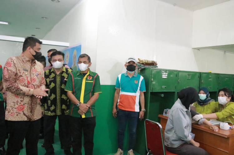 Wali Kota Medan Tinjau Pelaksanaan Vaksinasi Covid-19 Bagi Pelatih dan Atlet Kota Medan
