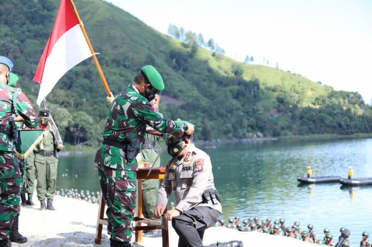 Kapolda Sumut Terima Pembaretan sebagai warga kehormatan Kodam I/BB